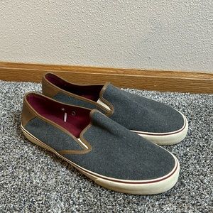 American Eagle Men’s Grey Slip On Sneakers‎